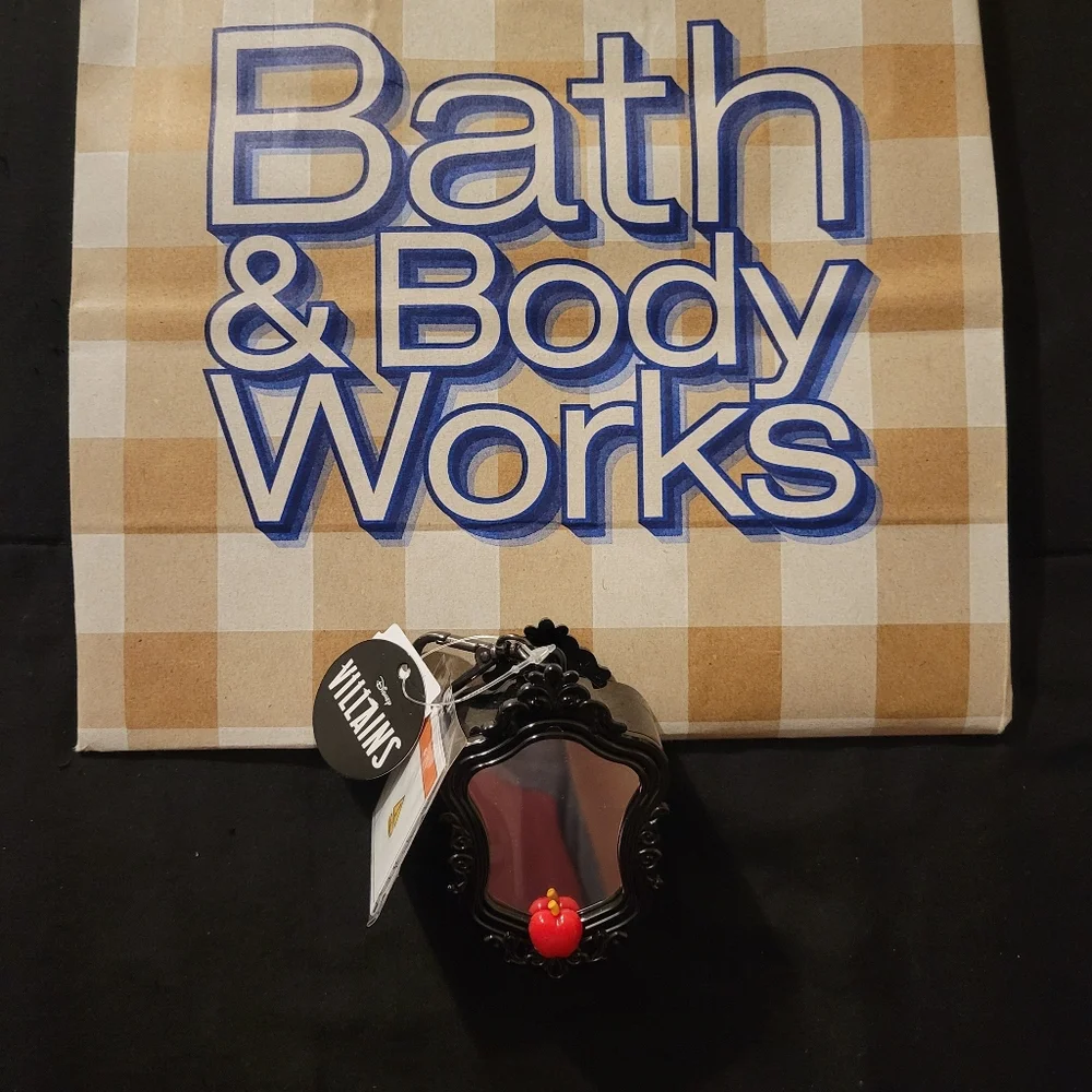 Bath&Body Works Disney Villains Pocketbac Sanitizer Holder Magic Mirror Light-up - Picture 5 of 6
